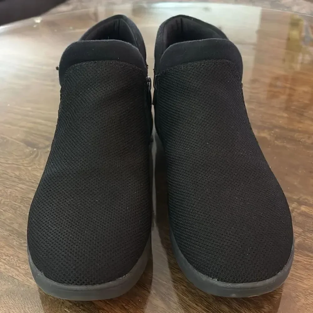 Clarks Cloudsteppers Adella Pine Booties size 10 wide